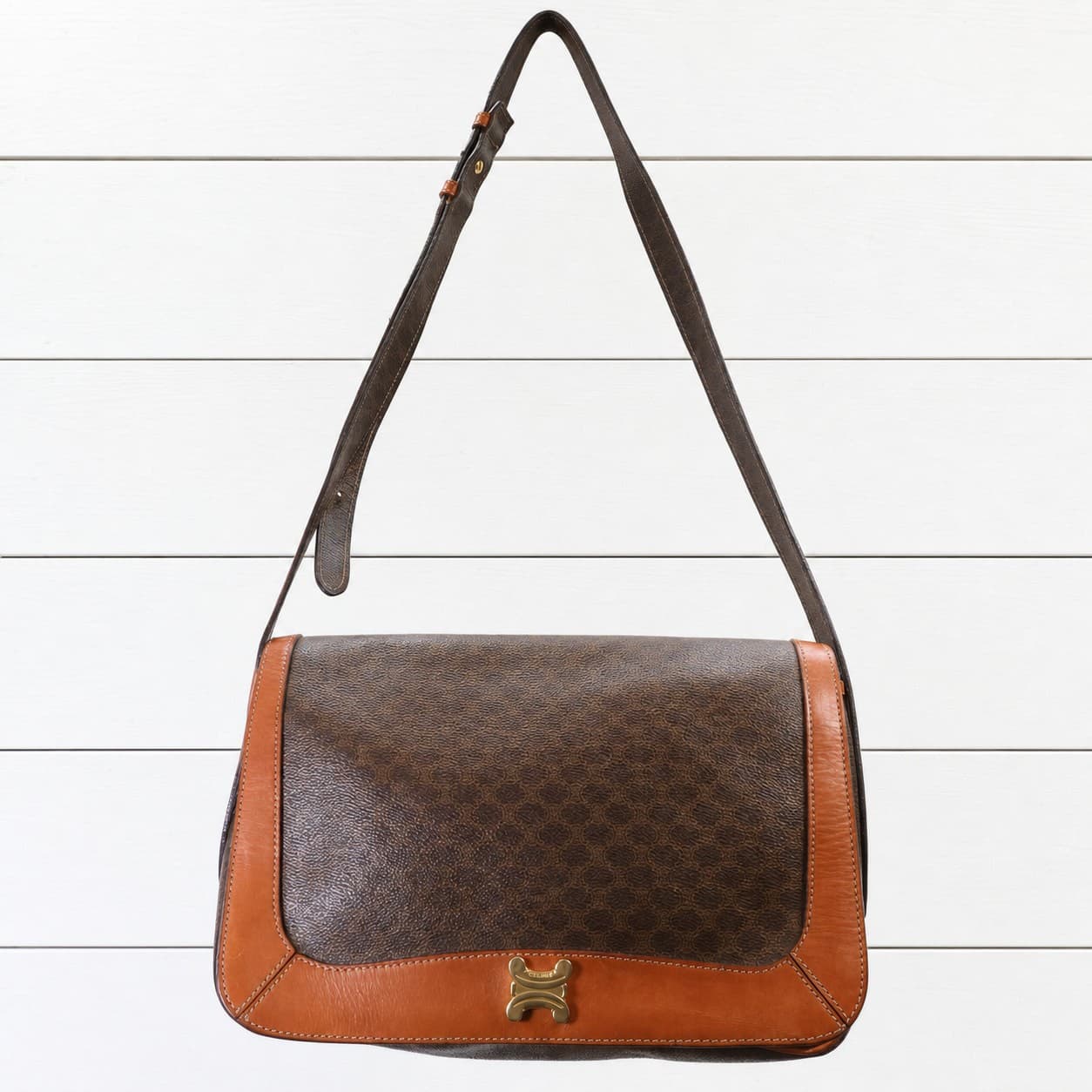 Céline Macadam Carriage Logo Shoulder Bag Purse Handbag Brown Leather Canvas handbags auction on bidia.ai