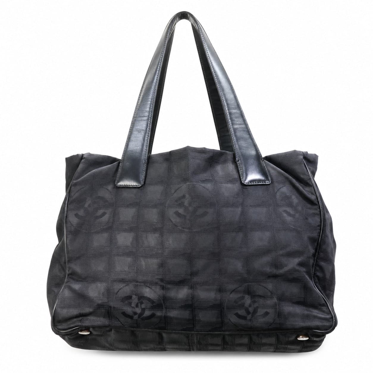Chanel Travel Line Black Nylon Jacquard Tote Handbag Purse Bag Shoulder Bag handbags auction on bidia.ai