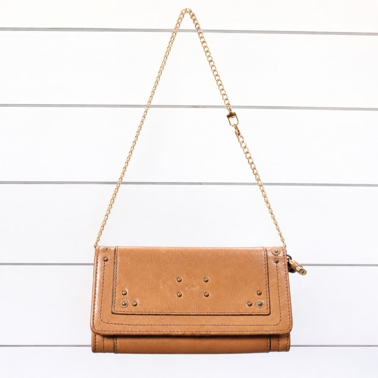 Chloé Studded Leather Wallet On Chain Crossbody Bag Purse Tan handbags auction on bidia.ai