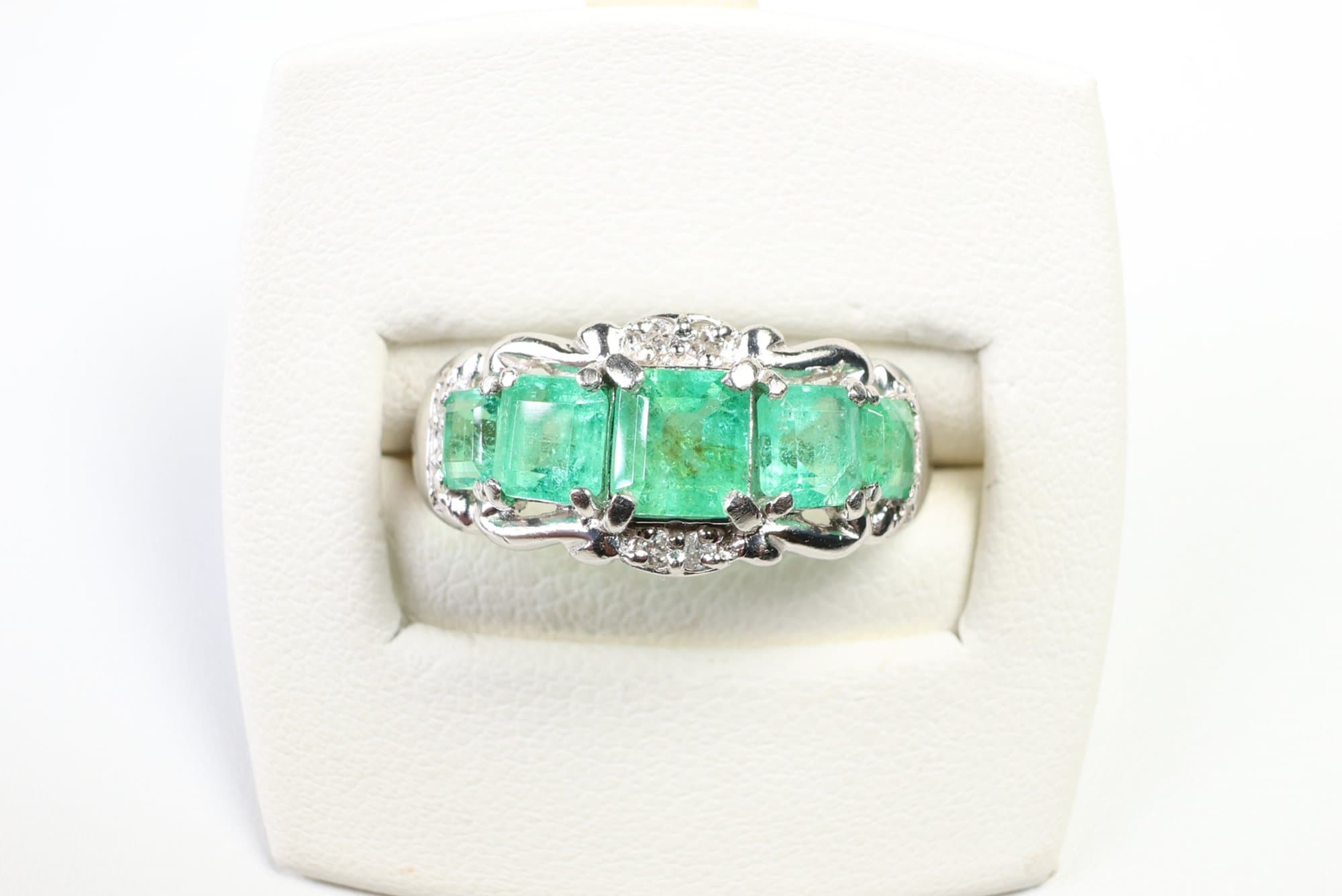 Platinum, Natural Emerald & Diamond Ring 1.44ctw, Gemstone Jewelry Diamonds jewelry auction on bidia.ai