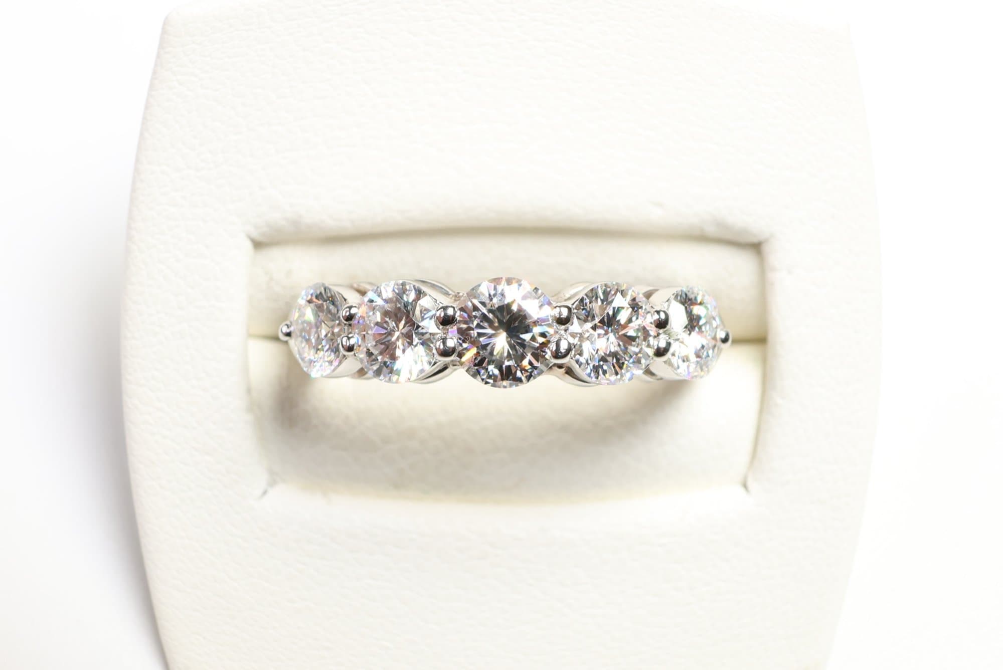 Platinum, Natural Diamond Ring 1.00ctw, Gemstone Jewelry Diamonds jewelry auction on bidia.ai