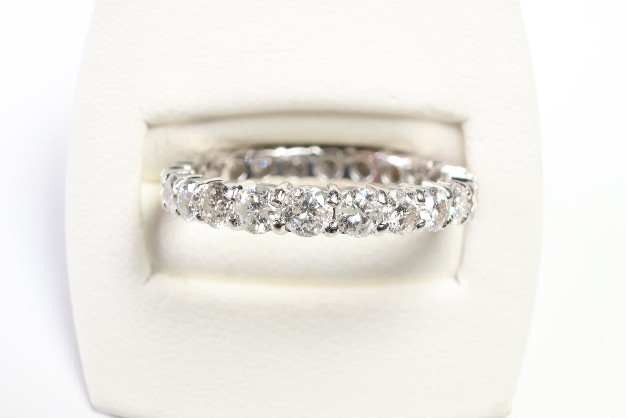 Platinum, Natural Diamond Band Ring 2.00ctw, Gemstones Jewelry Diamonds jewelry auction on bidia.ai
