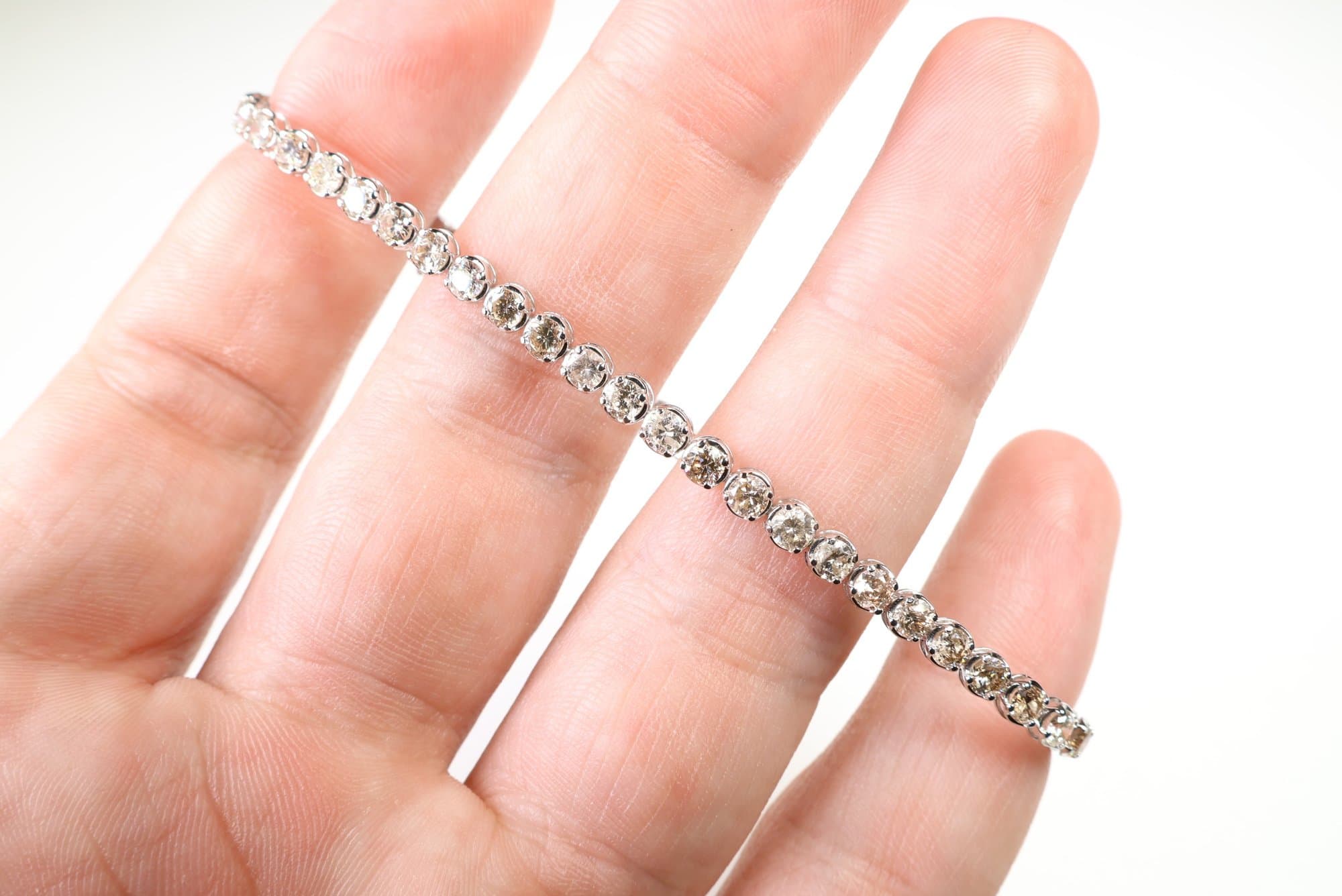 18k White Gold, Natural Diamond Tennis Bracelet 5.00ctw, Gemstone Jewelry Diamonds jewelry auction on bidia.ai