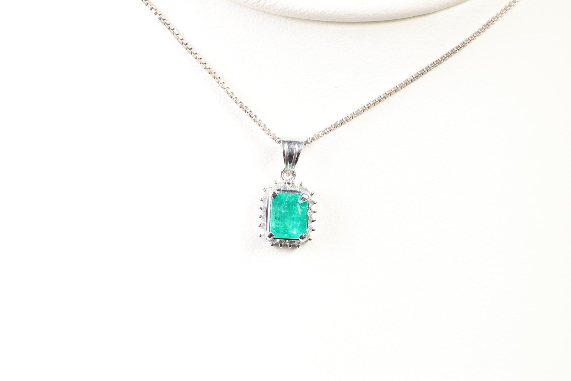 Platinum, Natural Colombian Emerald & Diamond Pendant 1.13ctw, Gemstone Jewelry Diamonds jewelry auction on bidia.ai