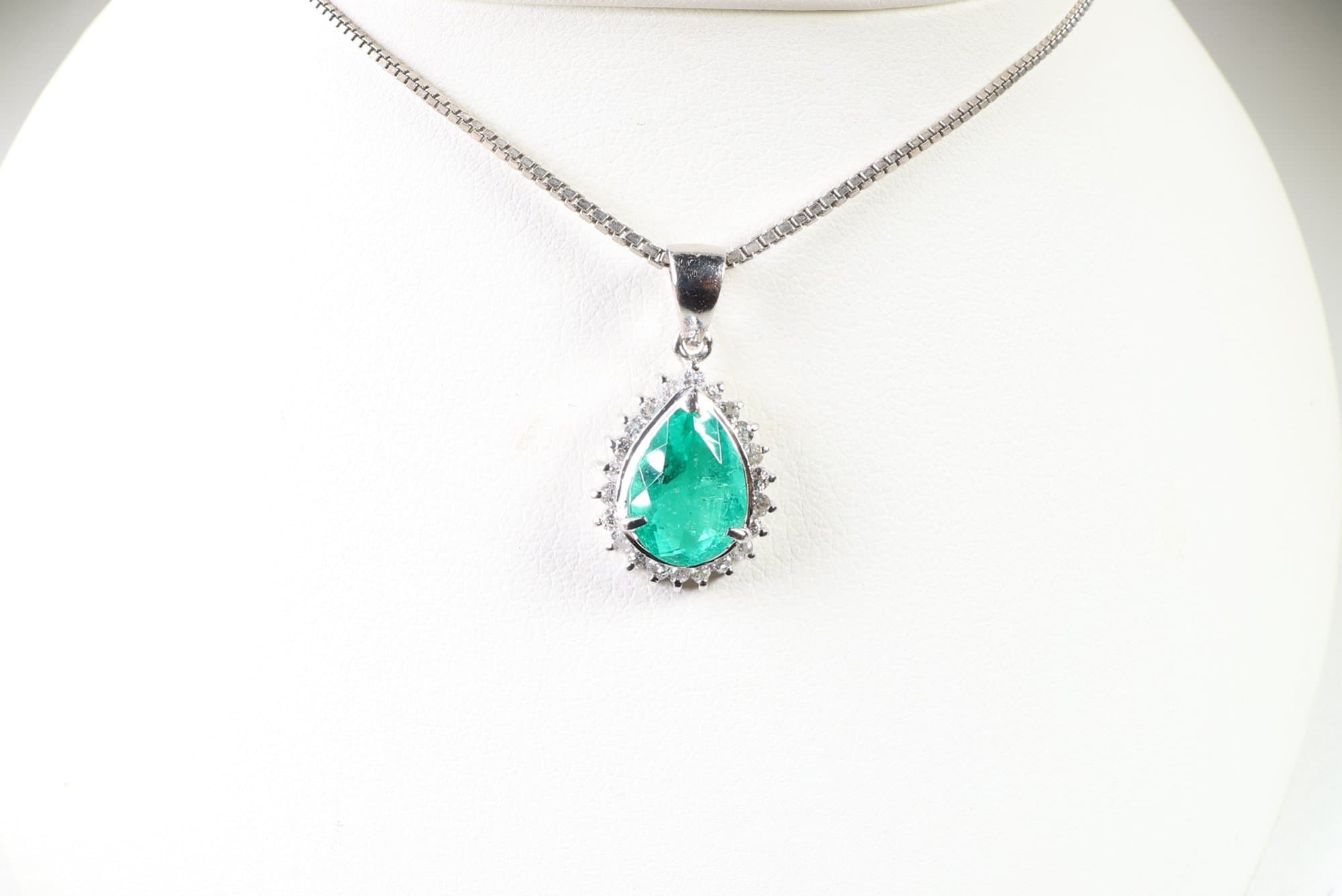 Platinum, Natural Colombian Emerald & Diamond Pendant 1.11ctw, Gemstone Jewelry Diamonds jewelry auction on bidia.ai