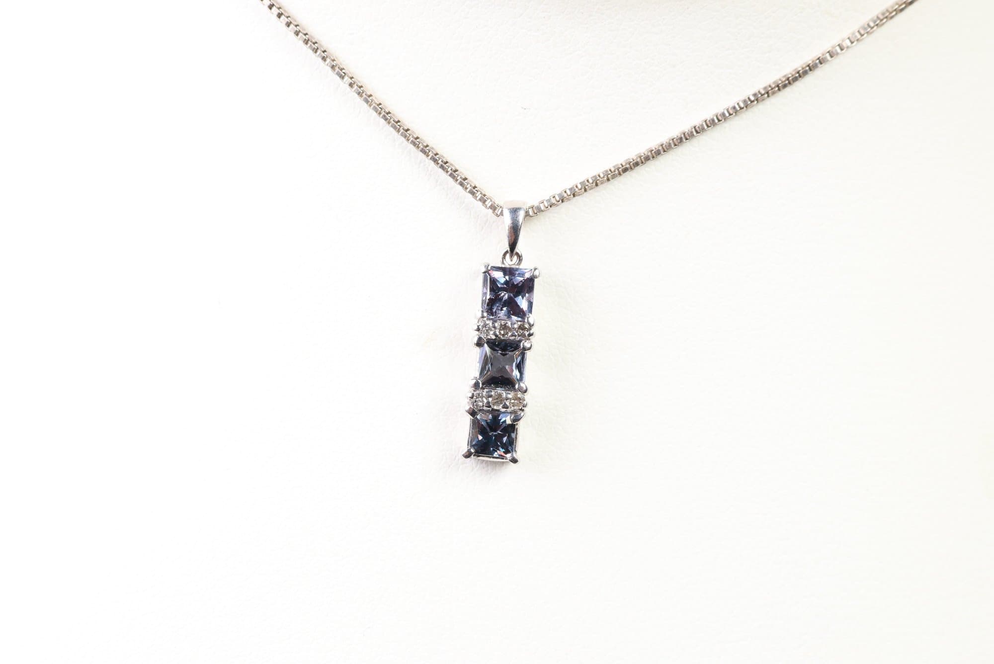 18k White Gold, Color Change Copper Bearing Tourmline & Diamond Pendant 1.04ct, Super Rare! Diamonds Jewelry jewelry auction on bidia.ai