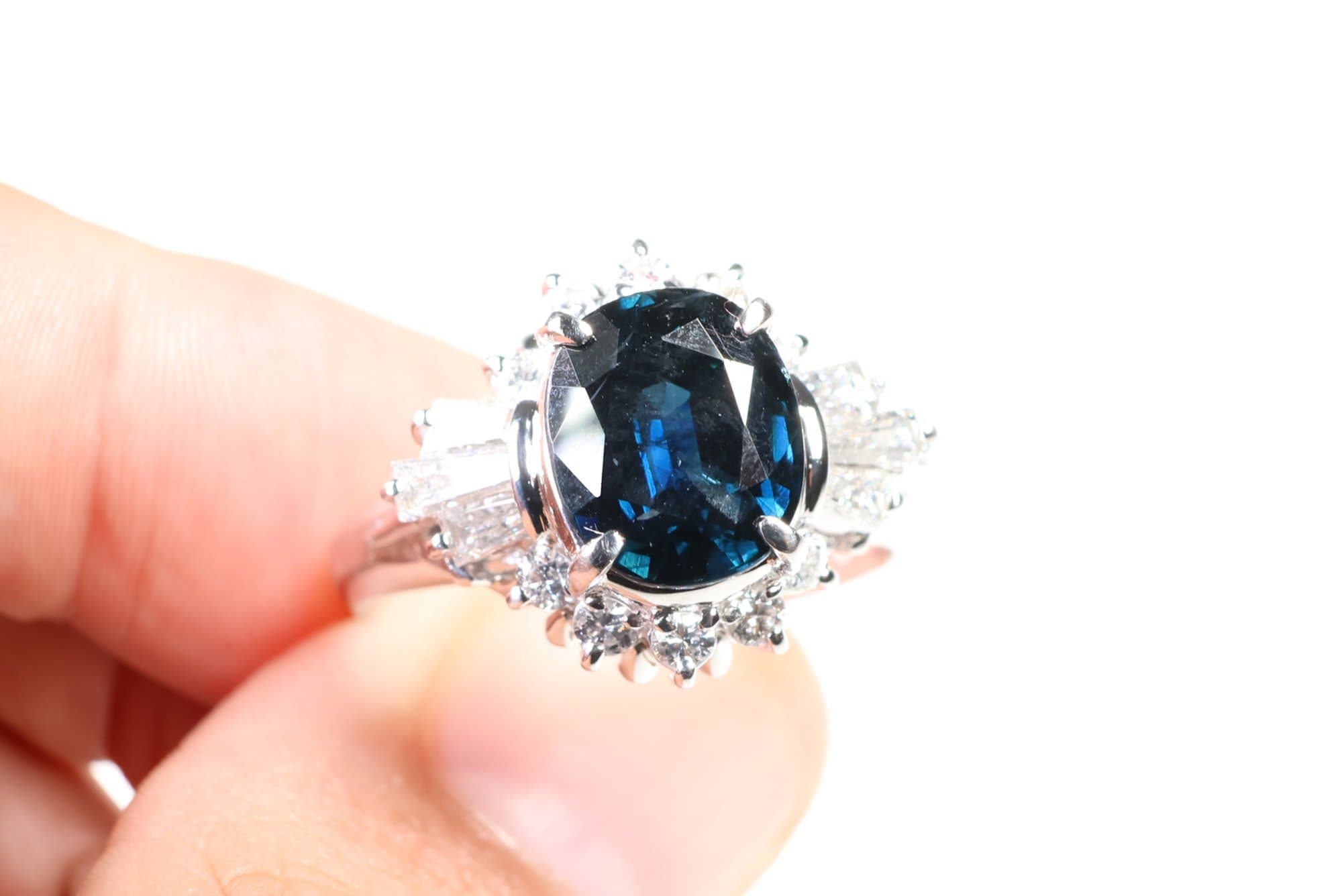 Platinum, Natural No Heat Sapphire & Diamond Ring 1.83ctw, Gemstone Jewelry Diamonds jewelry auction on bidia.ai