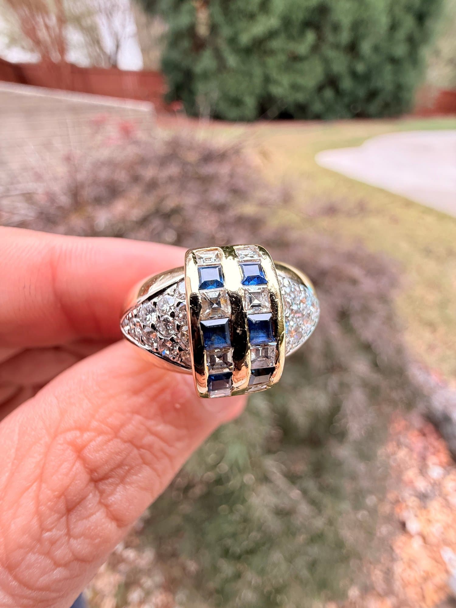 18k Yellow Gold, Natural Sapphire & Diamond Ring 1.75ctw, 11.1 Grams Gemstone Jewelry Diamonds jewelry auction on bidia.ai
