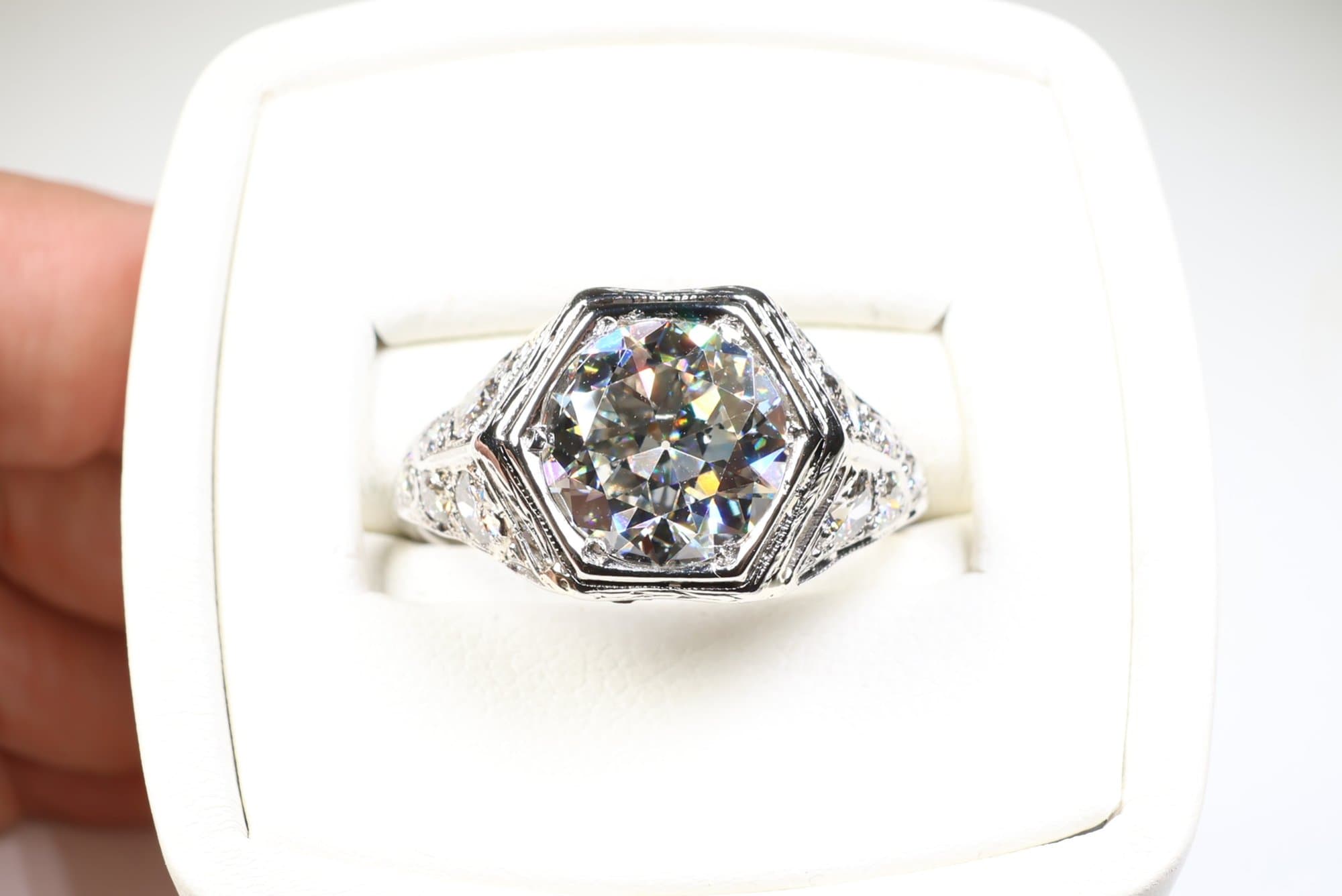 Platinum, GIA Natural Diamond Ring 2.14ctw, 3.33 Grams Jewelry Gemstone Diamonds jewelry auction on bidia.ai