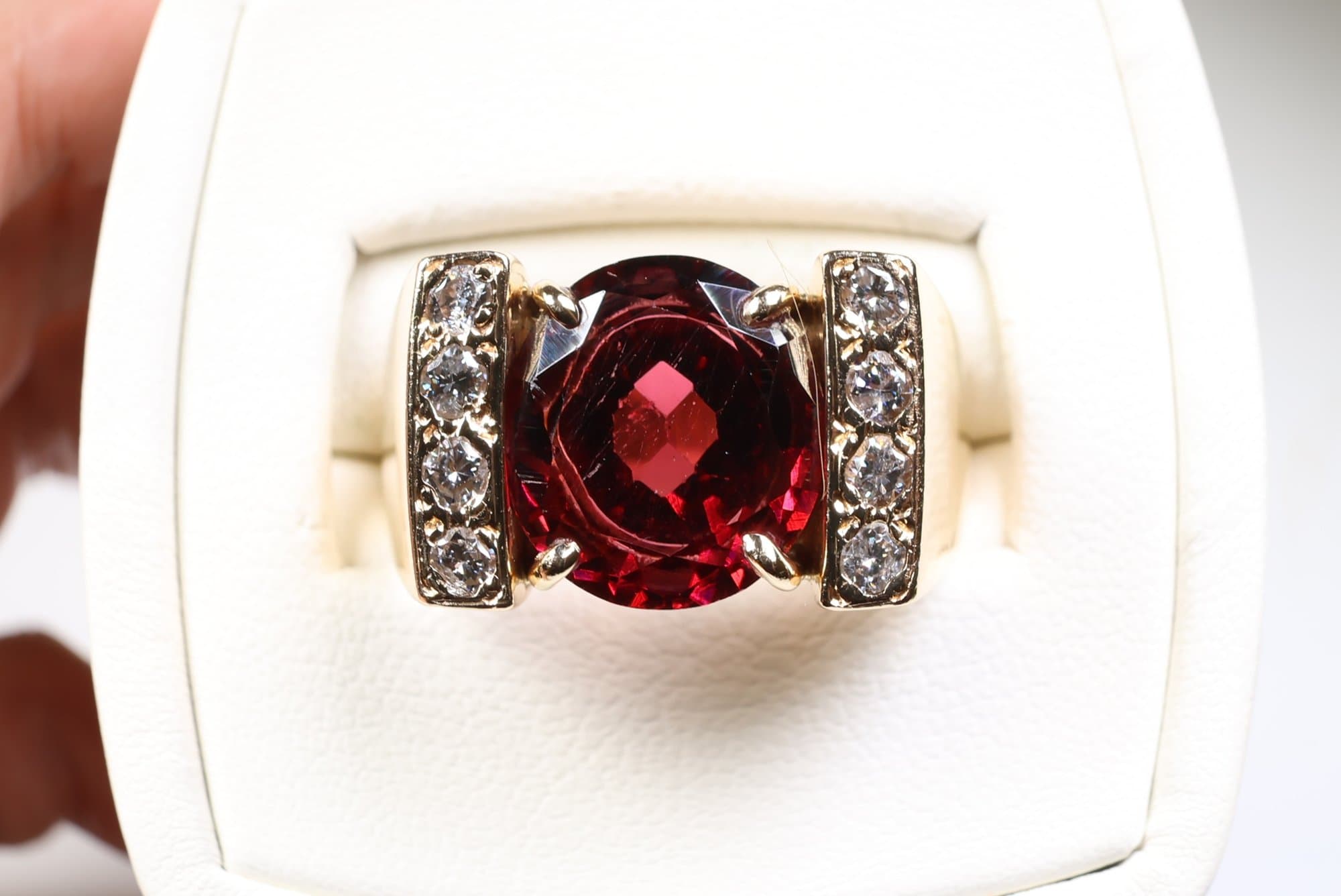 14k Yellow Gold, Garnet & Diamond Ring 2.74ctw, 8.21 Grams Jewelry Gemstone Diamonds jewelry auction on bidia.ai