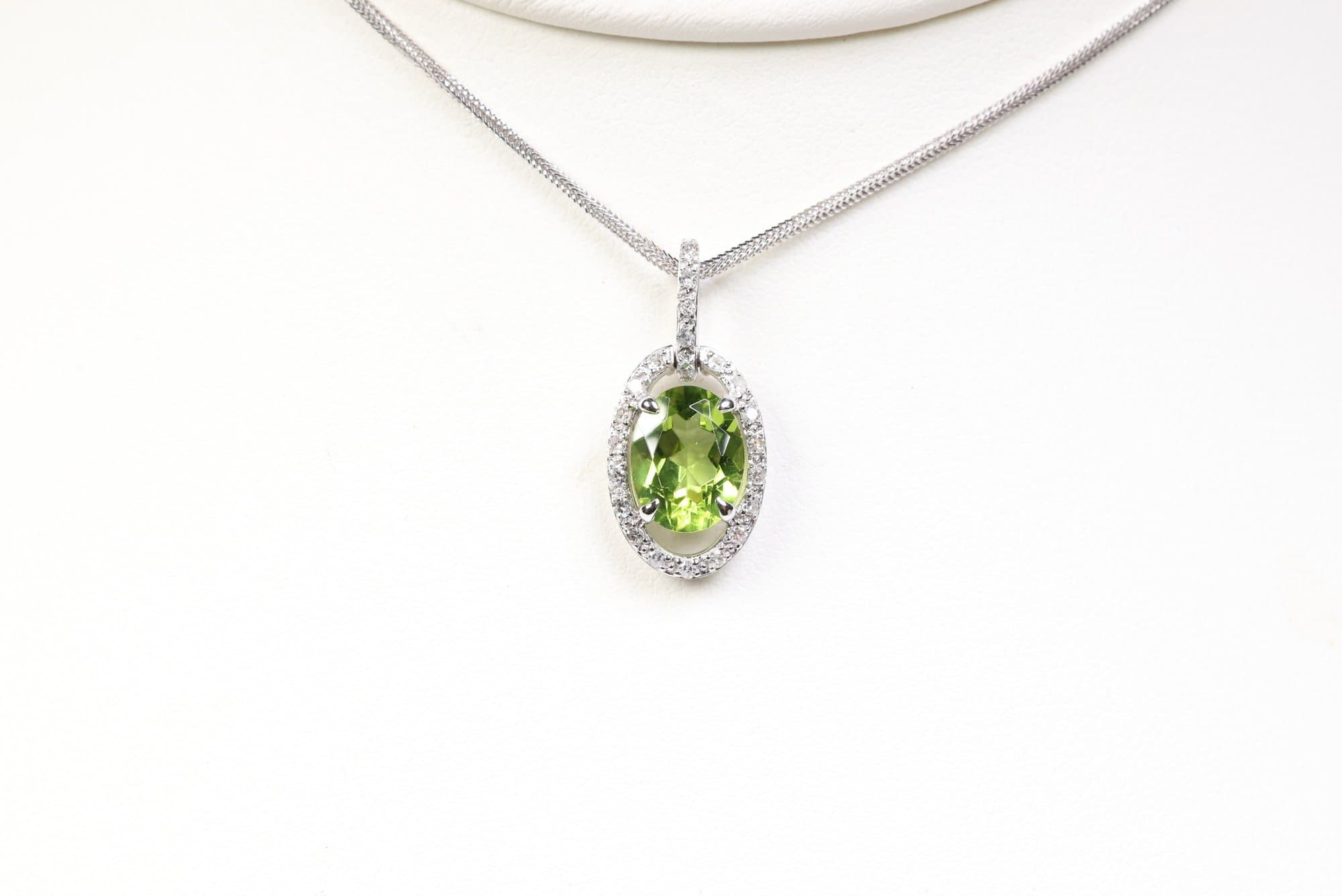 14k White Gold, Peridot & Diamond Pendant Necklace 1.79ctw, 3.6 Grams Jewelry Gemstone Diamonds jewelry auction on bidia.ai