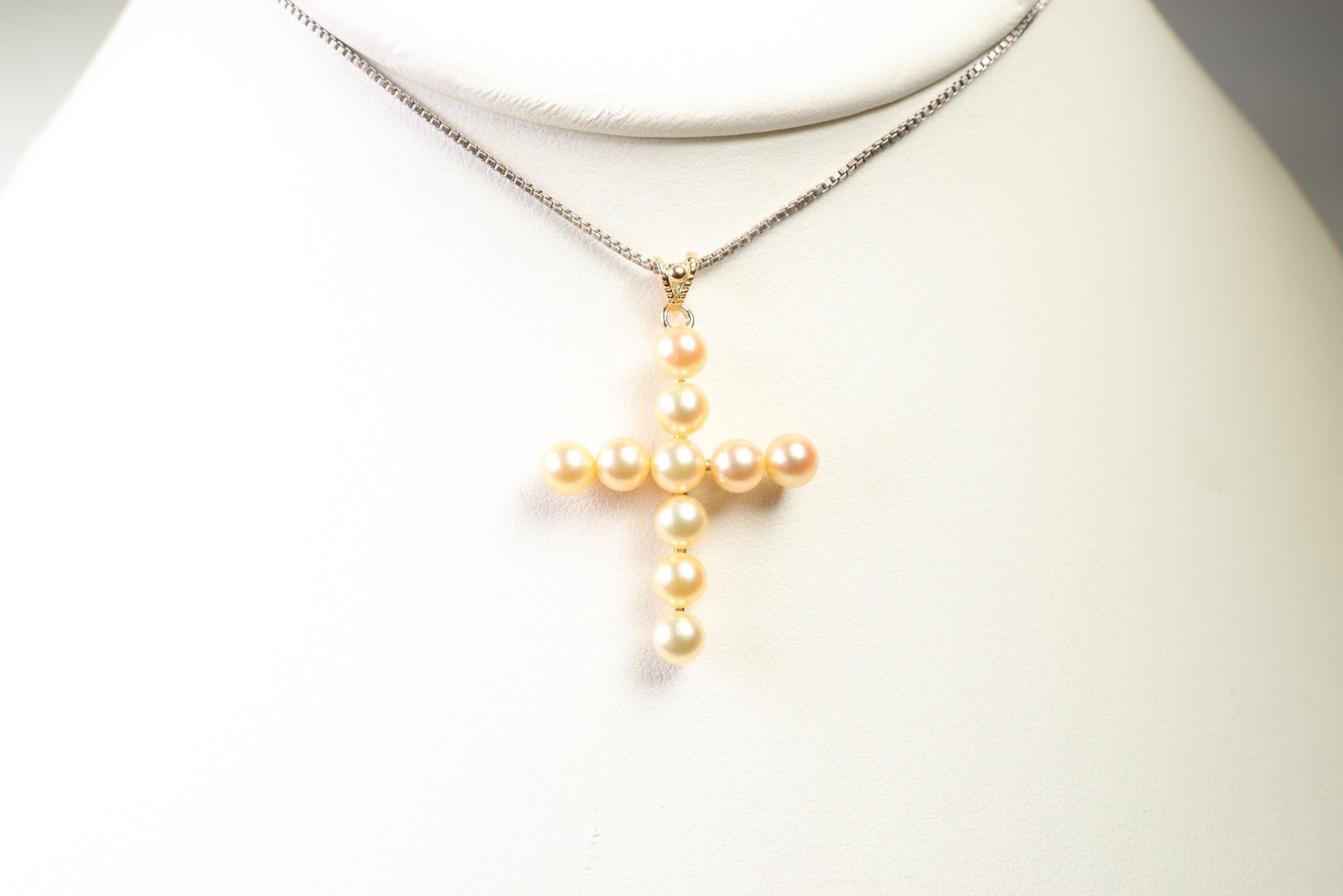 18k Yellow Gold, Golden South Sea Pearls Cross Pendant, 2.1 Grams Jewelry Gemstone jewelry auction on bidia.ai