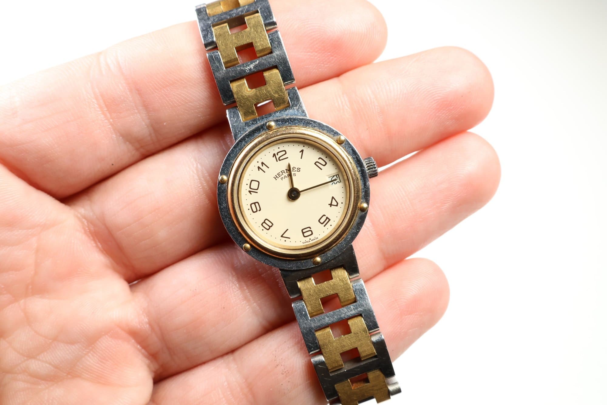 Hermès Two-Tone Quartz Watch watches auction on bidia.ai