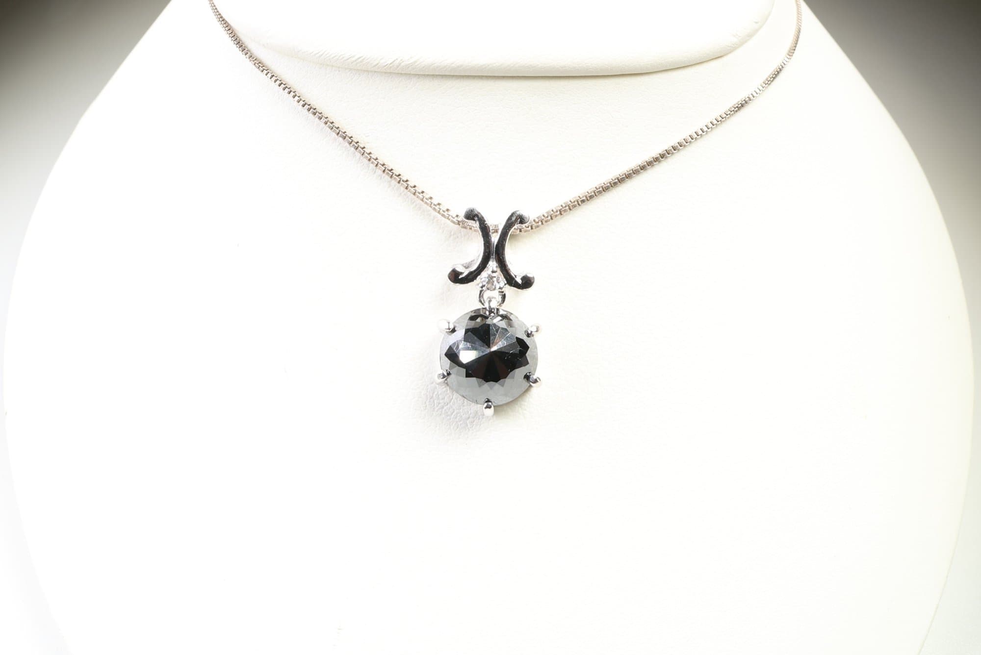 18k White Gold, Black Diamond & Diamond Pendant 2.83ctw, Gemstone Jewelry Diamonds jewelry auction on bidia.ai