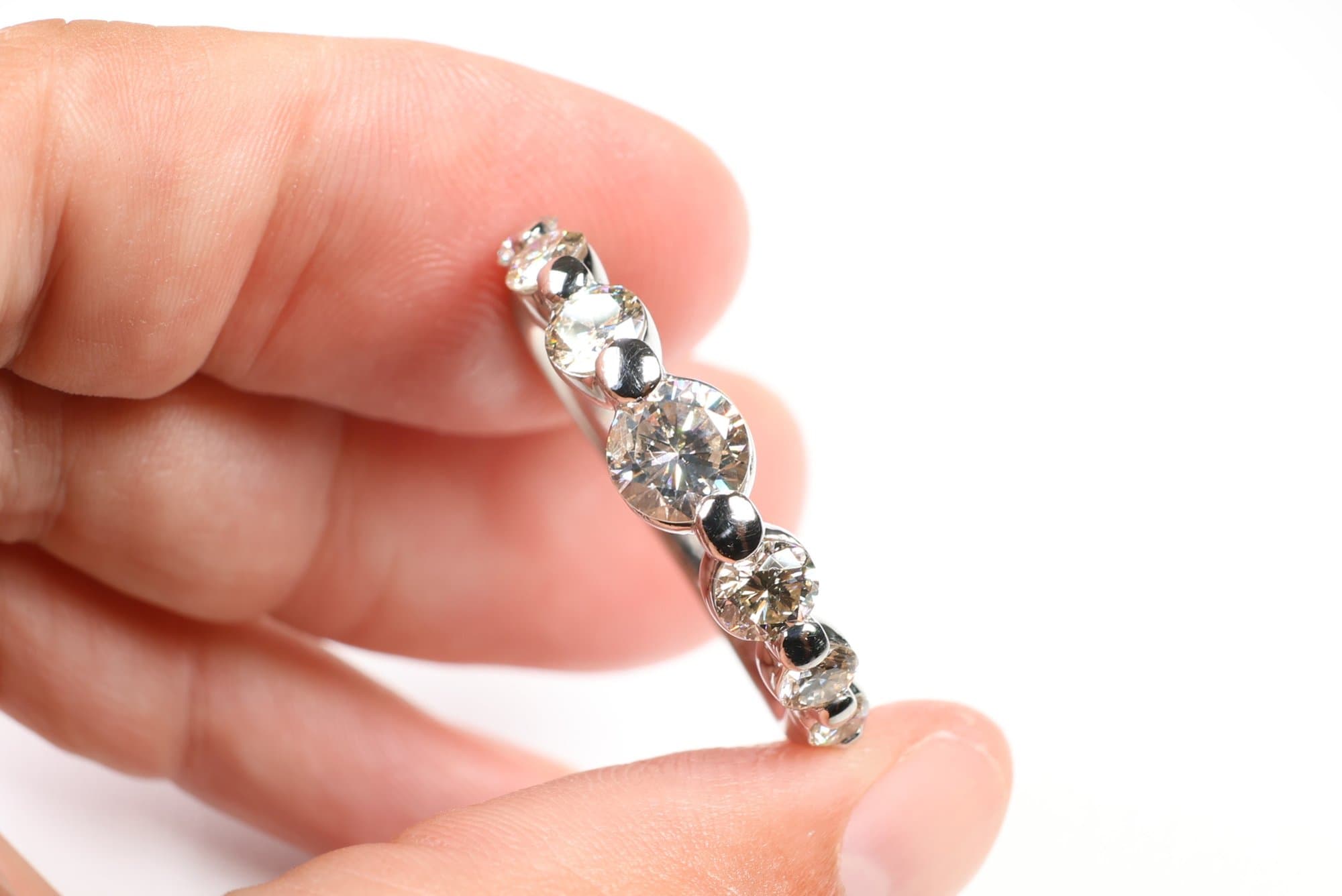 Platinum, Natural Diamond Ring 1.00ctw, Gemstone Jewelry Diamonds Band jewelry auction on bidia.ai