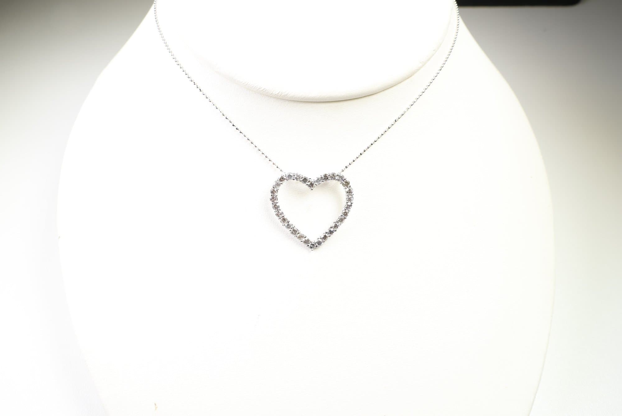 14k White Gold, Natural Diamond Heart Pendant Necklace 1.00ctw, Gemstone Jewelry Diamonds jewelry auction on bidia.ai