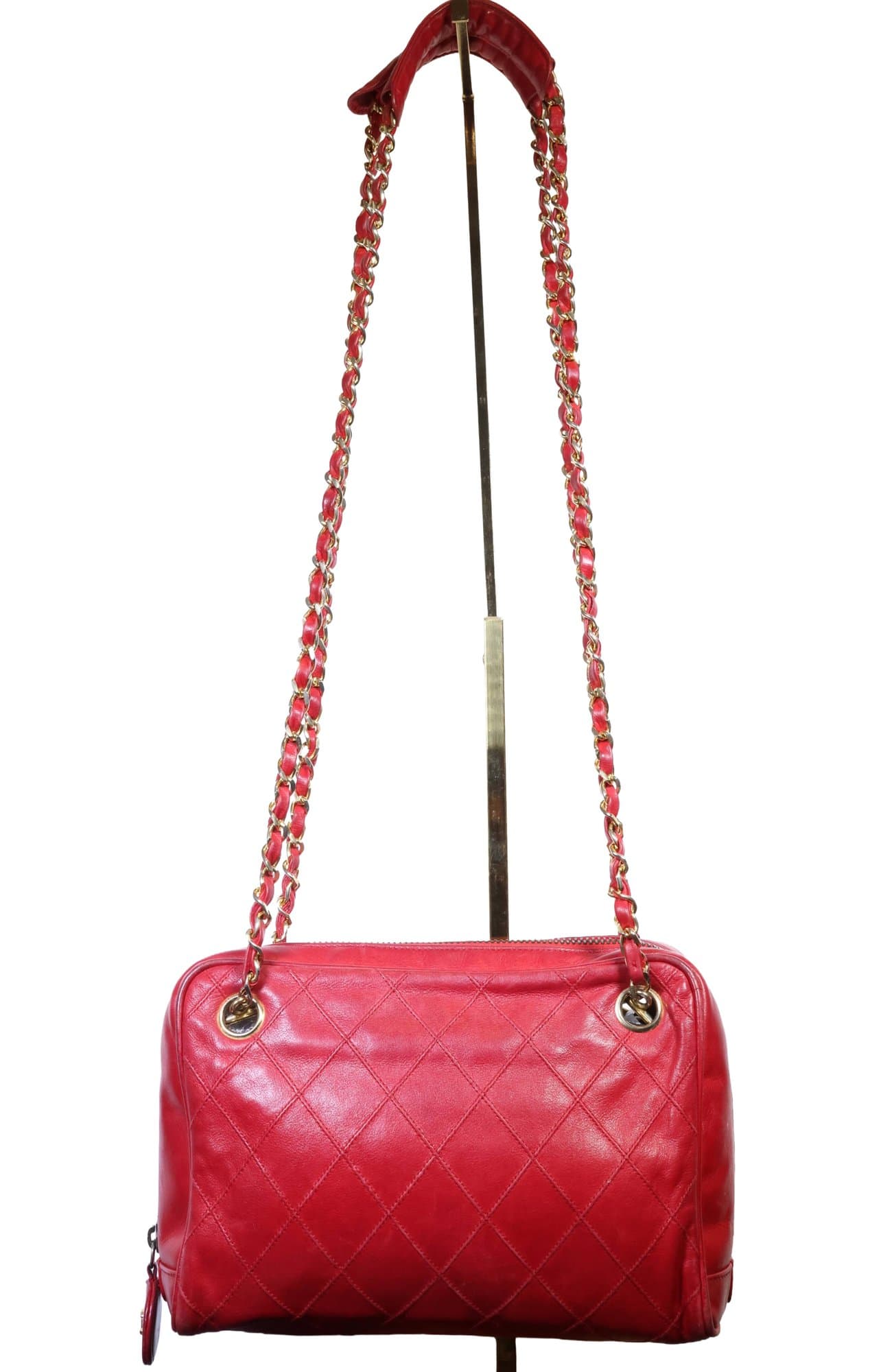 Chanel Red Lambskin Leather Matelasse Shoulder Bag Crossbody Purse handbags auction on bidia.ai