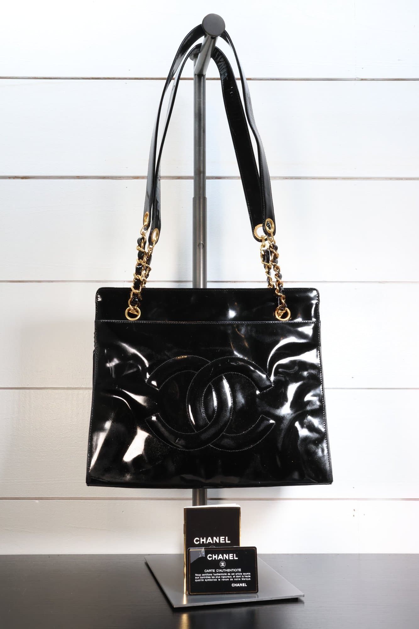 Chanel Vintage Patent Leather Black Shoulder Tote Bag Gold Chain Link Straps Printed CC Logo handbags auction on bidia.ai