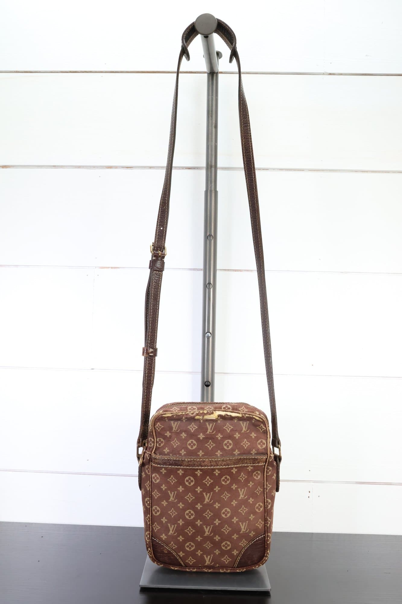 Louis Vuitton Danube Shoulder Bag Ebene Monogram Mini Lin Canvas handbags auction on bidia.ai