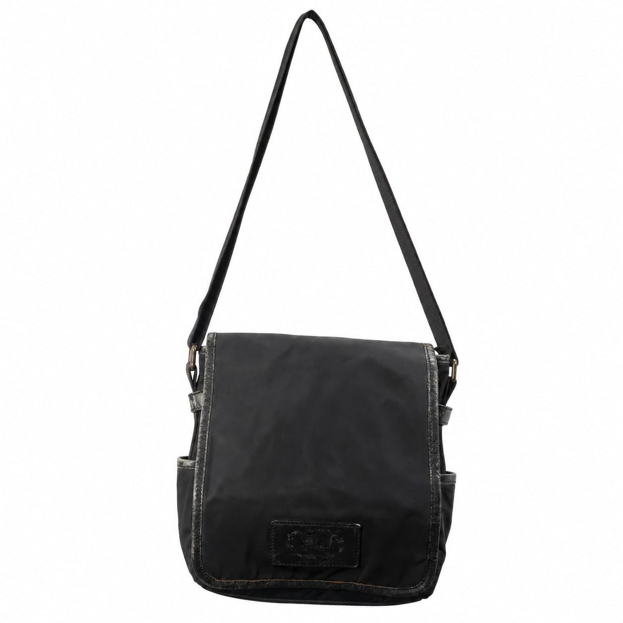 Burberry Black Nylon Leather Trim Crossbody Messenger Bag Handbag Purse handbags auction on bidia.ai