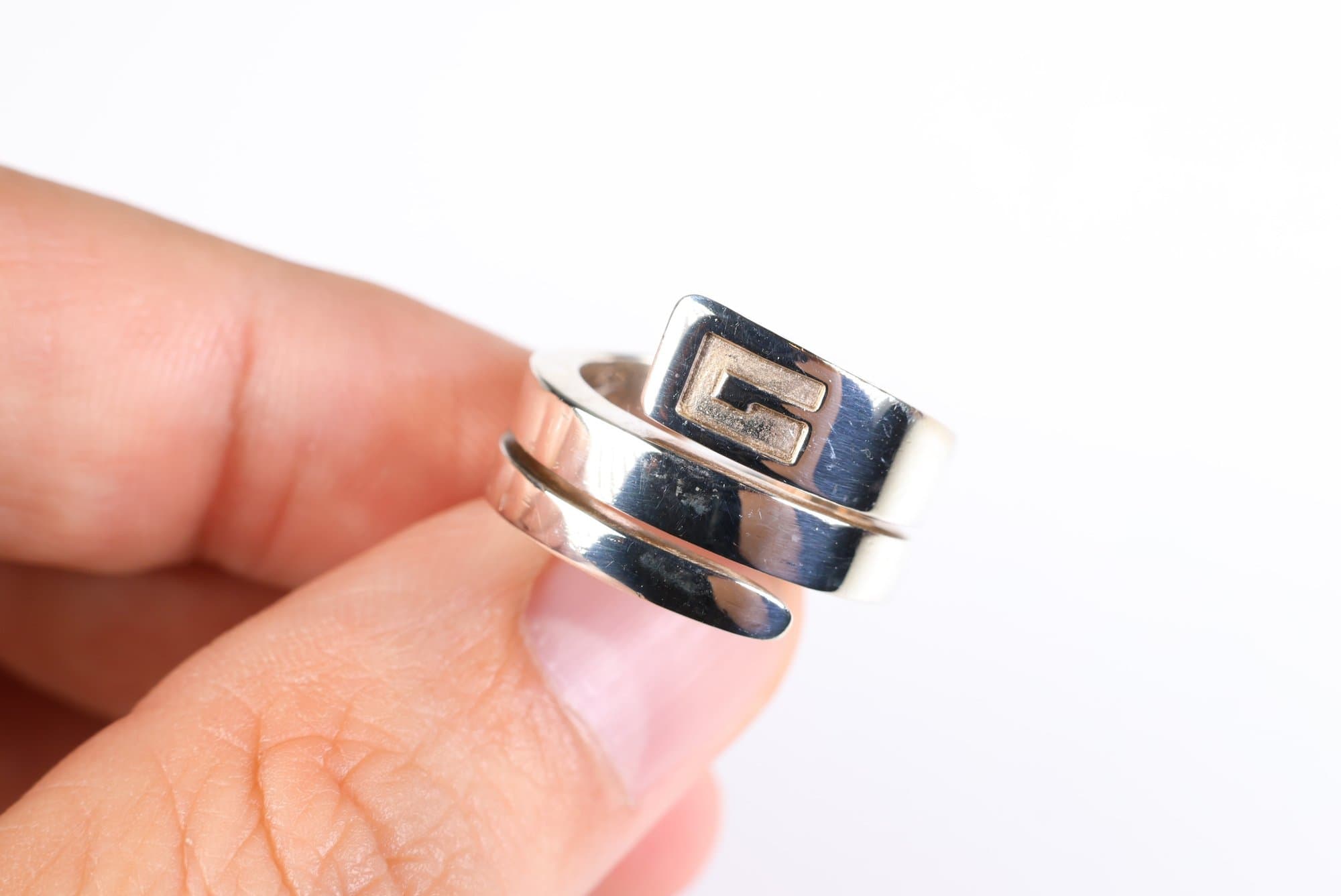 GUCCI Spiral G Logo Snake Ring Sterling Silver 925 Jewelry & Watches auction on bidia.ai